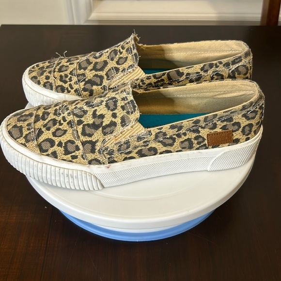 Blowfish Malibu Leopard Print Slip On Sneakers Women’s Size 8 - Picture 3 of 17